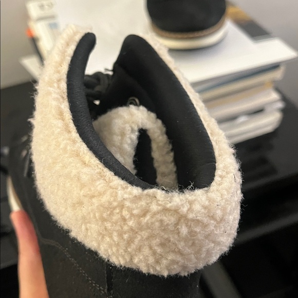 White Mountain Cozy Black Faux Suede Hiking Boots Sherpa Lined Size 10 - Picture 3 of 5